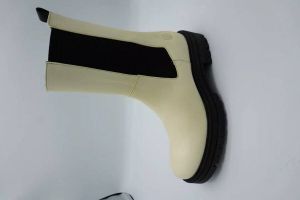 Shoesme Off white chelsea RE21W018(30 Kleur Off white )