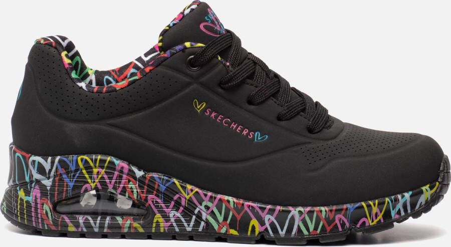 Skechers Sneakers met sleehak UNO-LOVING LOVE Vrijetijdsschoen lage schoen veterschoen met coole graffiti-print