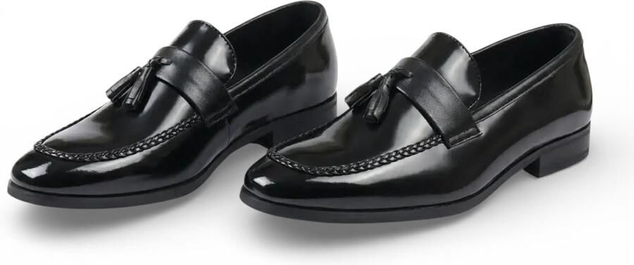 Slippers met kwastjes van glanzend kunstleder