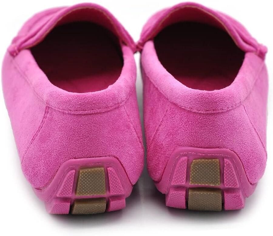 Slippertjes met steentjes en suède look
