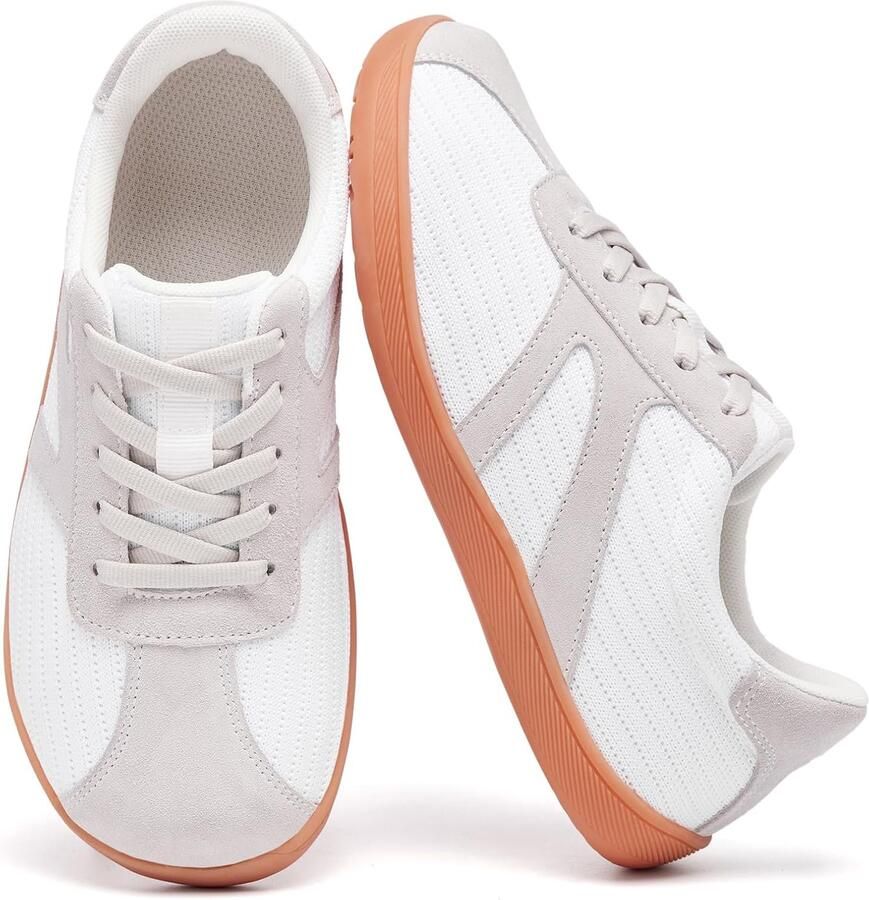 Sneakers met brede teenbox