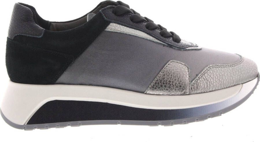 SOFTWAVES Lage Sneakers Dames 8.94.01 Maat: 42 Materiaal: Leer Kleur: Zwart