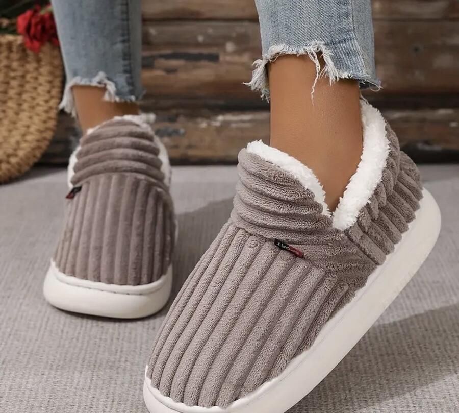 Sport Een paar unisex casual warme winterschoenen met volledig afgesloten slippers met zachte zool en gestreepte warme korte pluche kleur bruin
