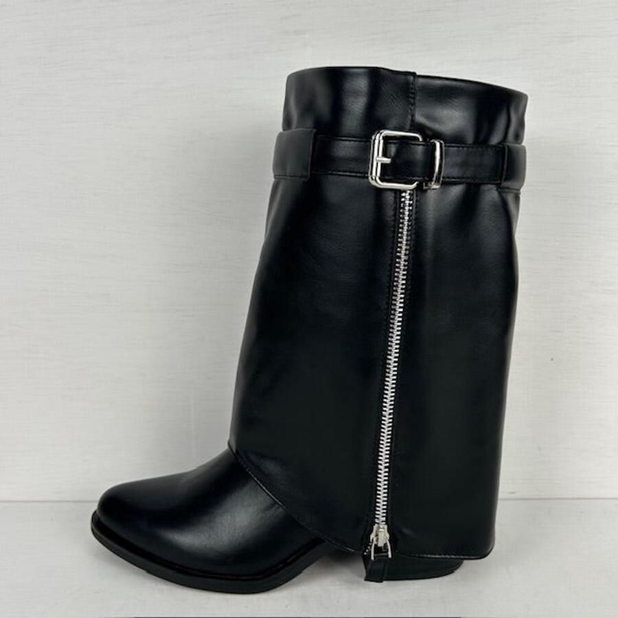 Stoere cowboylaarzen met sierlijke flap zwart