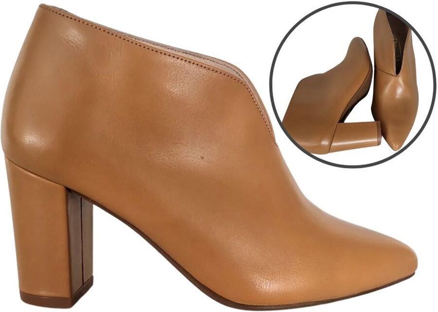 Stravers Grote Maten Schoenen Stravers Enkelhoge V-Cut laarsjes met blokhak Camel Bruin Grote Maten Enkellaarzen