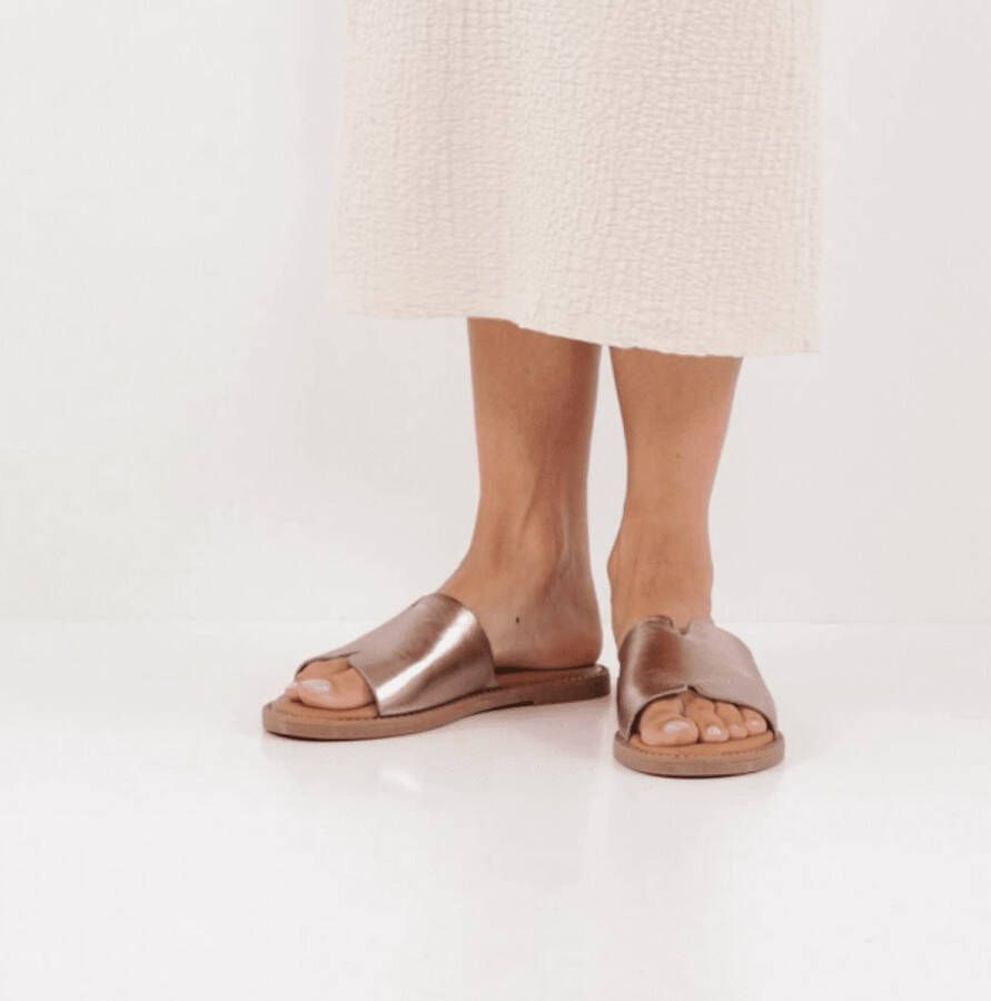 Tamaris Slippers van leer met licht gestructureerde zool