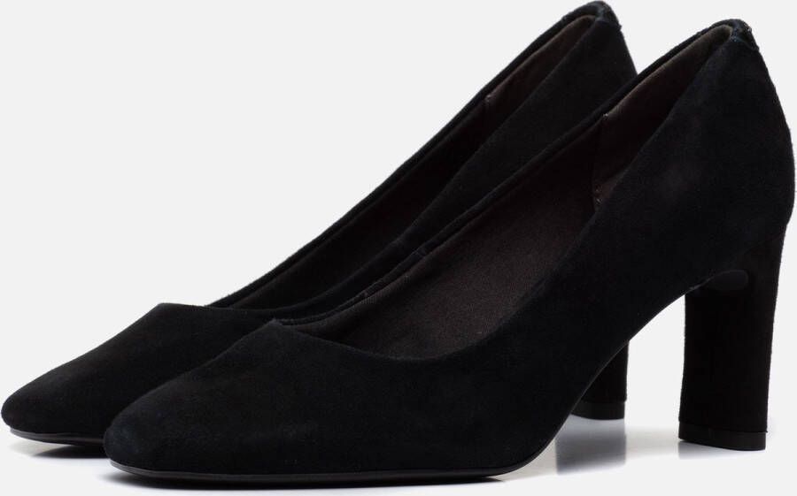 Tamaris Zwarte Suède Pump met Zilveren Ketting Black