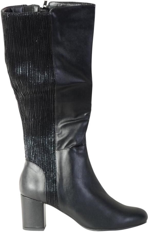 The Divine Factory Laarzen