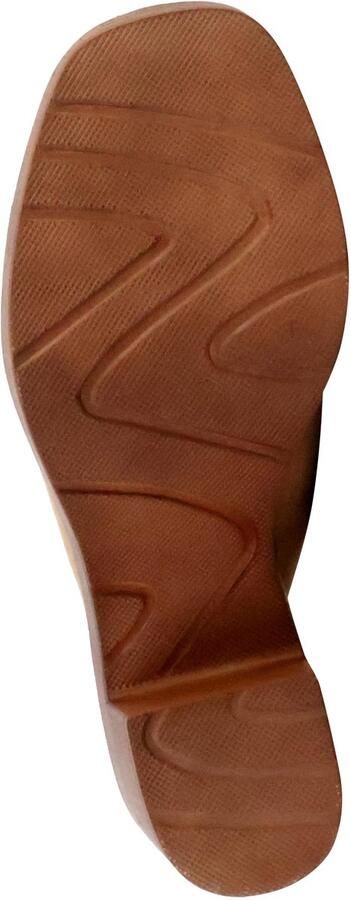 The Divine Factory Muiltjes met hak