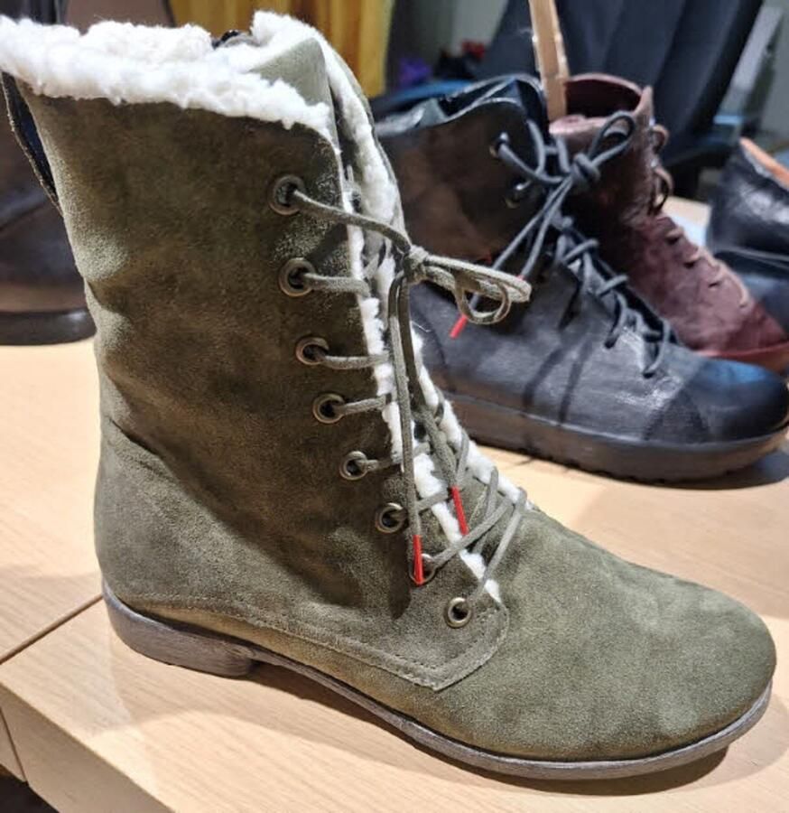 Think dames veterschoenen groen