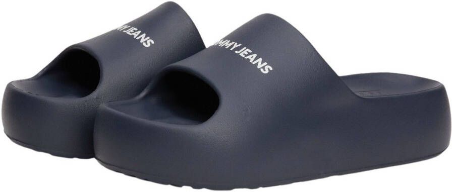 TOMMY JEANS Slippers TJW CHUNKY FLATFORM SLIDE plateau zomerschoen slippers met contrasterende logo-opdruk