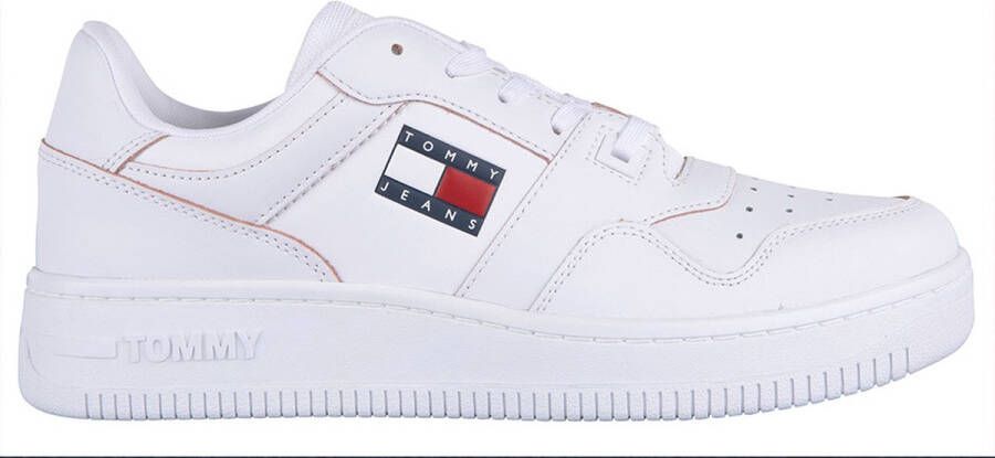 TOMMY JEANS Plateausneakers TJW RETRO BASKET FLATFORM ESS met logo-tekst in de zool vrijetijdsschoen lage schoen veterschoen - Foto 11