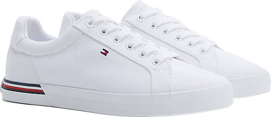 Tommy Hilfiger Sneakers ESSENTIAL STRIPES SNEAKER met strepen in de loopzool vrijetijdsschoen lage schoen veterschoen