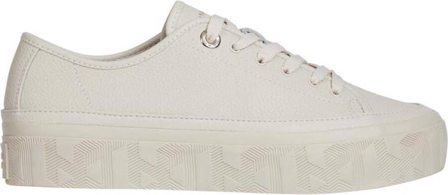 Tommy Hilfiger Plateausneakers ESSENTIAL TH LEATHER SNEAKER met een gestempeld logo in plateau