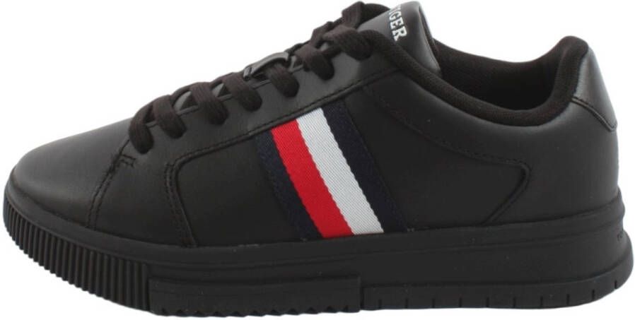 Tommy Hilfiger Sneakers ICON COURT LTH STRIPES veterschoenen vrijetijdsschoen lage schoen met gewatteerde schaprand