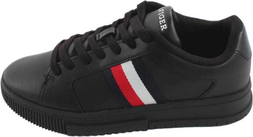 Tommy Hilfiger Sneakers ICON COURT LTH STRIPES veterschoenen vrijetijdsschoen lage schoen met gewatteerde schaprand