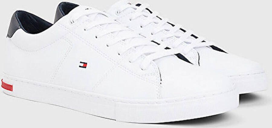 Tommy Hilfiger Sneakers ESSENTIAL LEATHER DETAIL VUL met contrastafwerking vrijetijdsschoen lage schoen veterschoen