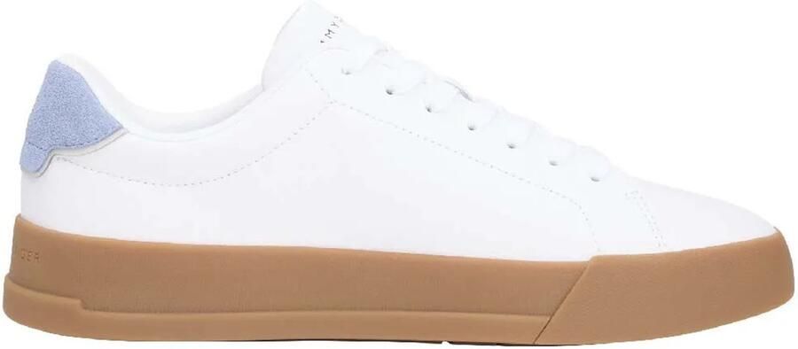 Tommy Hilfiger Sneakers TH COURT LTH DETAIL ESS vrijetijdsschoen lage schoen veterschoen met zijlijk logo-opdruk