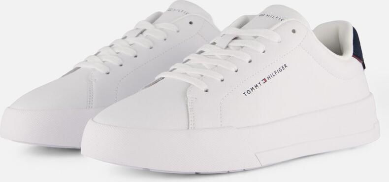 Tommy Hilfiger Sneakers TH COURT LTH DETAIL ESS vrijetijdsschoen lage schoen veterschoen met zijlijk logo-opdruk