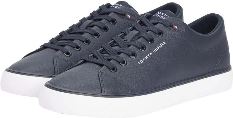 Tommy Hilfiger Sneakers TH HI VULC CORE LOW LTH II ESS vrijetijdsschoen halfhoge schoen veterschoen in smalle vorm