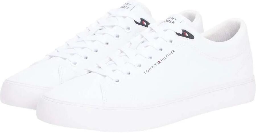 Tommy Hilfiger Sneakers TH HI VULC CORE LOW LTH II ESS vrijetijdsschoen halfhoge schoen veterschoen in smalle vorm