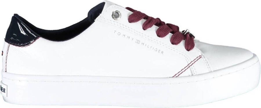 Tommy Hilfiger Vetersneakers met ronde neus en merkdetails White Dames