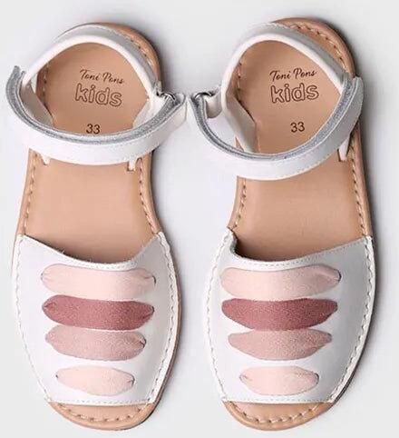 Toni Pons Menorcaans meisje met linten COVA-CM