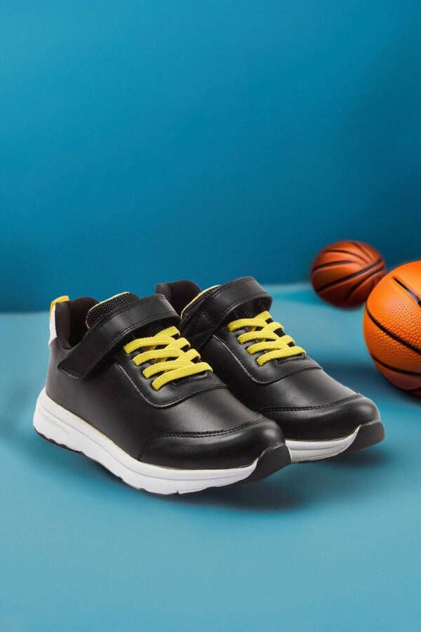TRENDYOL SHOES Zwarte Contrast Veterschoenen Kleine Jongens Kinderen Sneakers Takaw25Sn00031
