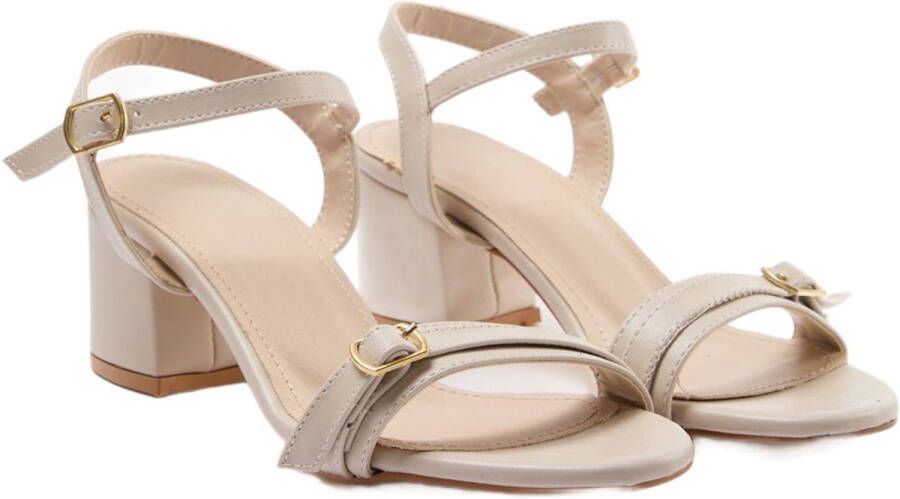 TRENDYOL SHOES Beige Sandalen Met Hak En Gedetailleerde Gesp Voor Dames Takss24To00016
