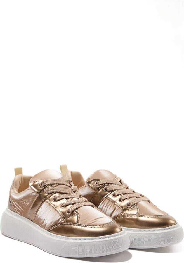 TRENDYOL SHOES Goudkleurige Metallic Dikke Zool Veterschoenen Voor Dames Takaw25Sn00003