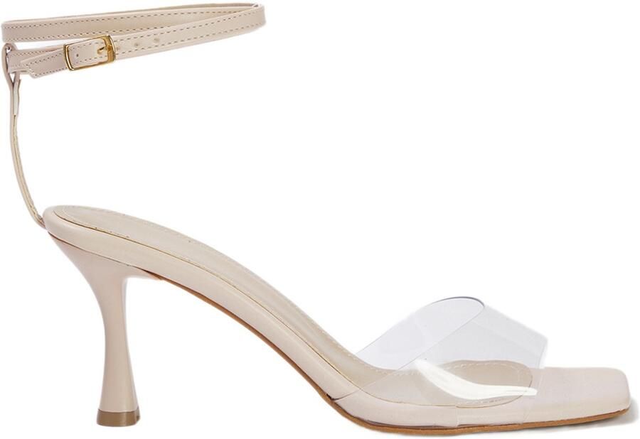 TRENDYOL SHOES Beige Vinyl Band Enkelband Vierkante Teen Dames Hak Sandalen Takss25To00011