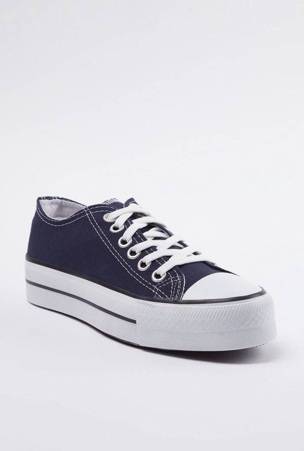 TRENDYOL SHOES Marineblauwe Veterschoenen Met Hoge Zool Voor Dames Takaw25Sn00001