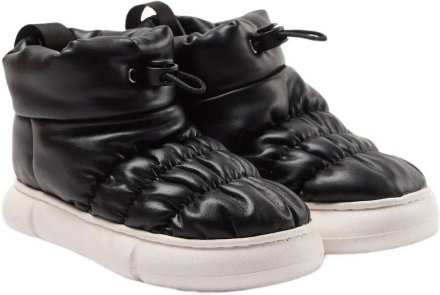 TRENDYOL SHOES Zwarte Gestikte Details Flexibele Zool Kleine Meisjes Kinder Thuis Laarzen Takaw25Er00011