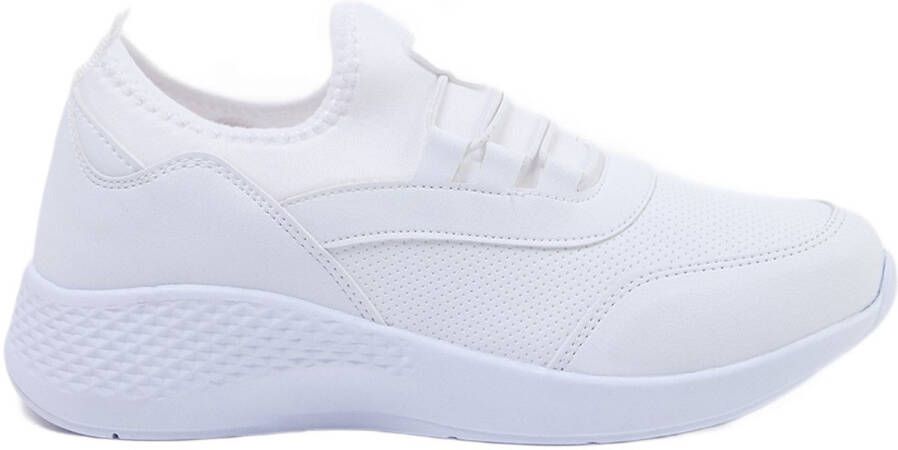 TRENDYOL SHOES Zwarte Rubberen Veterschoenen Voor Dames Takaw25Sn00067