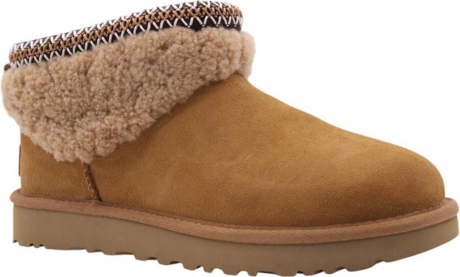 UGG Boots zonder sluiting CLASSIC ULTRA MINI MAXI CURLY winterlaarzen snowboots met etnische textielband aan de schacht