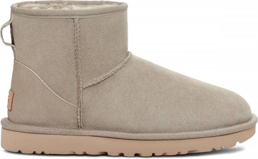 UGG Winterlaarzen Classic Mini 2 met lamsvacht
