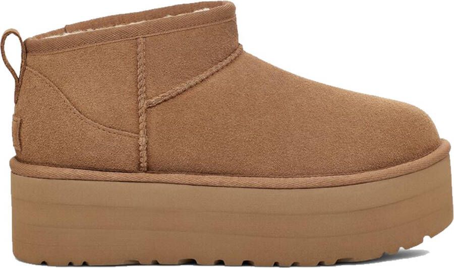 UGG Winterlaarzen Classic Ultra Mini Platform plateau-boot trend instapschoen met plateauzool