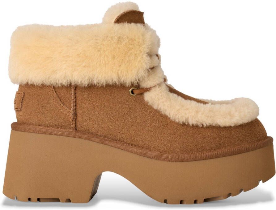 UGG dames veterboot Esmee Lace Up suède camel