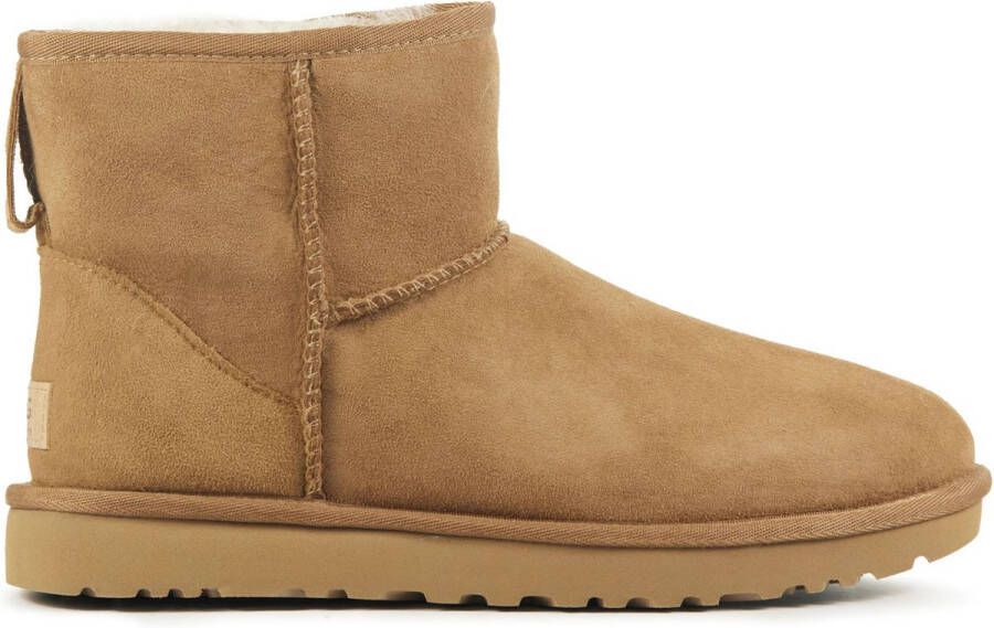 UGG Vachtlaarzen Dames Classic Mini Regenerate Maat: 36 Materiaal: Suède Kleur: Camel