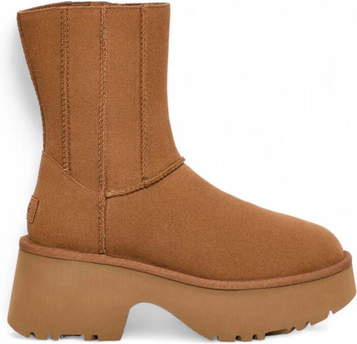 UGG Vachtlaarzen Dames Classic Twin Seam New Heights Maat: 39 Materiaal: Suède Kleur: Cognac