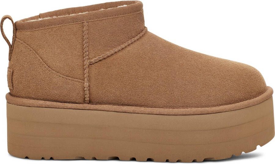UGG Winterlaarzen Classic Ultra Mini Platform plateau-boot trend instapschoen met plateauzool