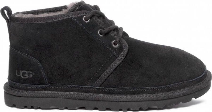 UGG Veterschoenen Neumel chukka boot vrijetijdsschoen met casual 3-gaats vetersluiting