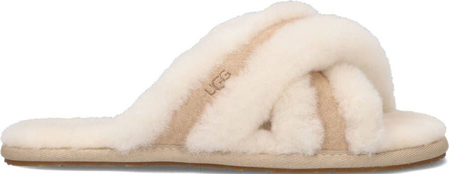 Ugg Beige Pantoffels Wol. Valt normaal: bestel je eigen maat. Beige Dames