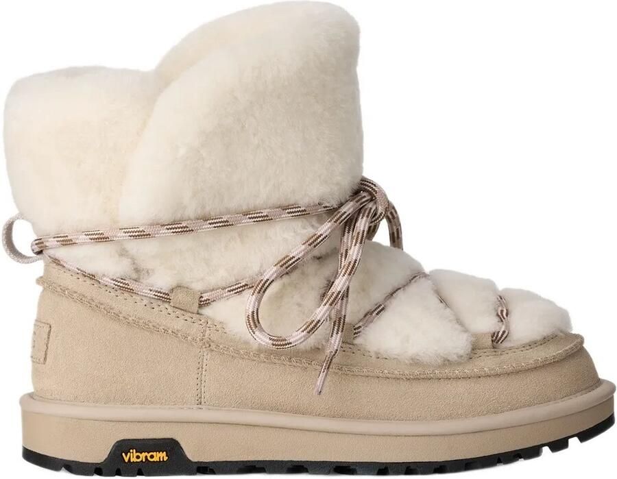UGG Classic Tread Fluffed Laarzen Beige Vrouw