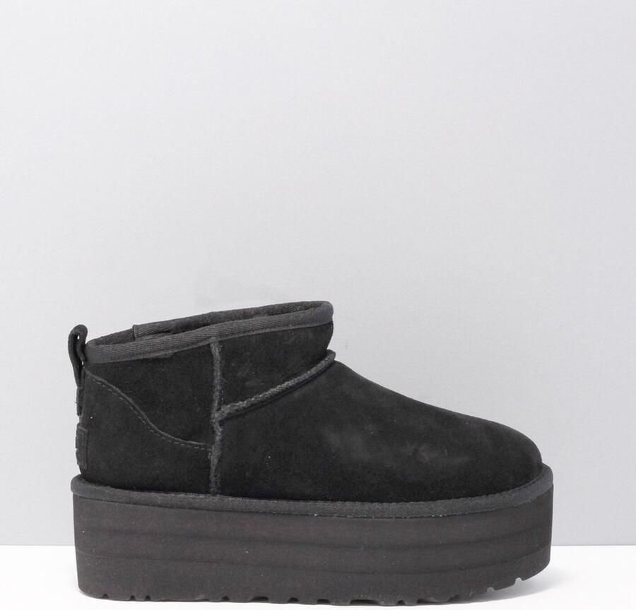 UGG Vachtlaarzen Dames W Classic Ultra Mini Platform Suède Zwart