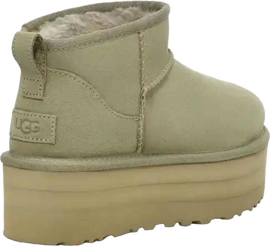 UGG Winterlaarzen Classic Ultra Mini Platform trend slip-on shoe with platform sole - Foto 2