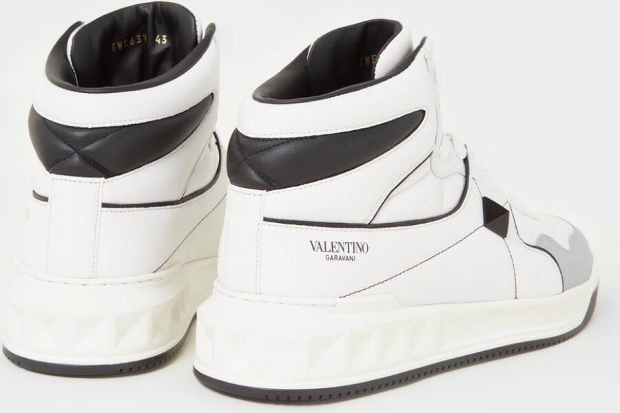 Valentino One Stud sneaker van kalfsleer wit zwart grijs
