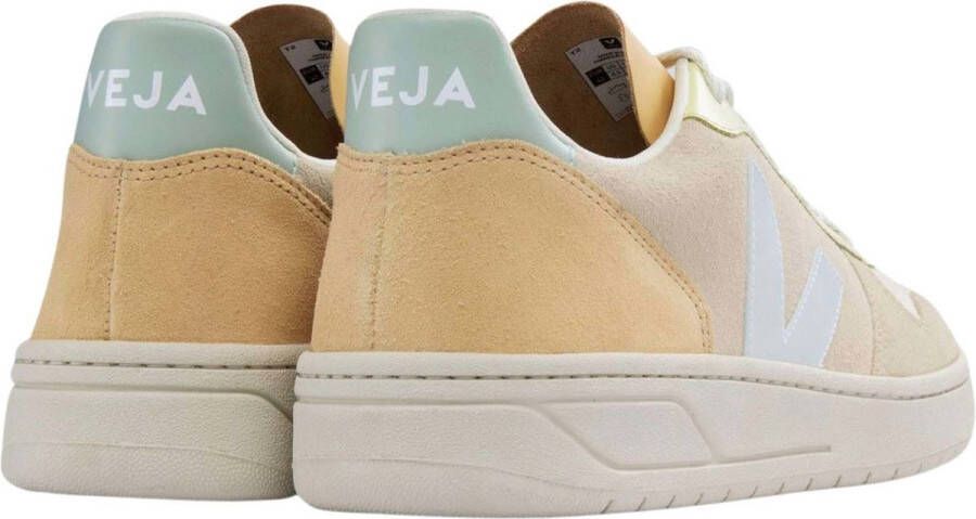 Veja Stijlvolle en comfortabele V-10 Suede sneakers Beige Dames