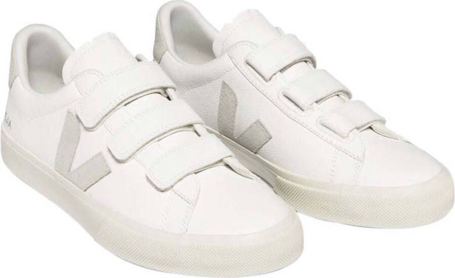 VEJA Lage Sneakers Recife Logo Maat: 41 Materiaal: Leer Kleur: Wit