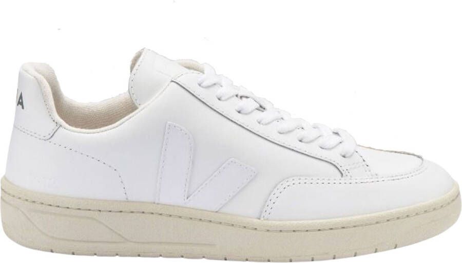 Veja Witte veganistisch leren sneakers met stijlvol ontwerp Wit